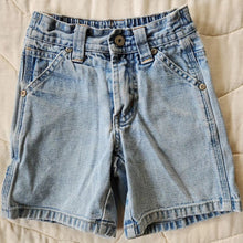 Load image into Gallery viewer, Gap Light Wash Denim Shorts 2
