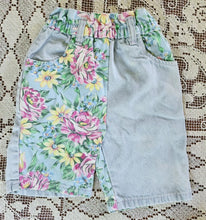 Load image into Gallery viewer, Bright&#39;s Creek Floral Denim Shorts 3t
