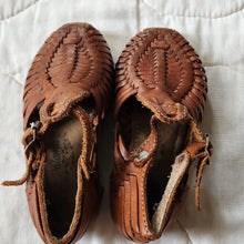 Load image into Gallery viewer, Mexican Made Huaraches 6
